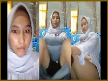 Cewek Jilbab Cosplay Seragam Dengan Kearifan Lokal