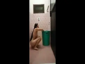 Dokumentasi Gadis Cantik Live Bersantai Kasur Mandi