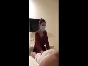 Gadis Pelayan Hotel Cantik Pasrah Goyang Kasur