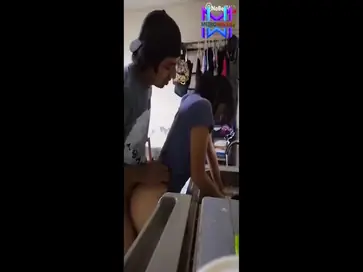 Tante Istri Cantik Pasrah Posisi Doggy Kasur Dapur